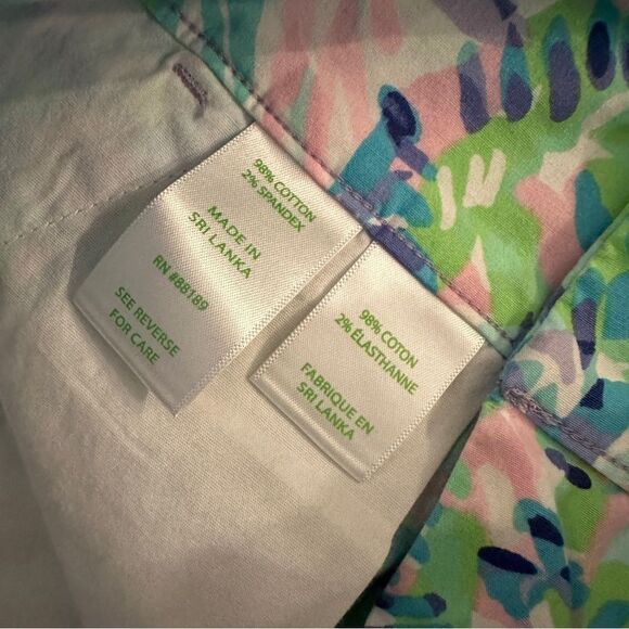 Lilly Pulitzer Kaden Stretch Short Shell of a Party Lilly Bow - Picture 4 of 6